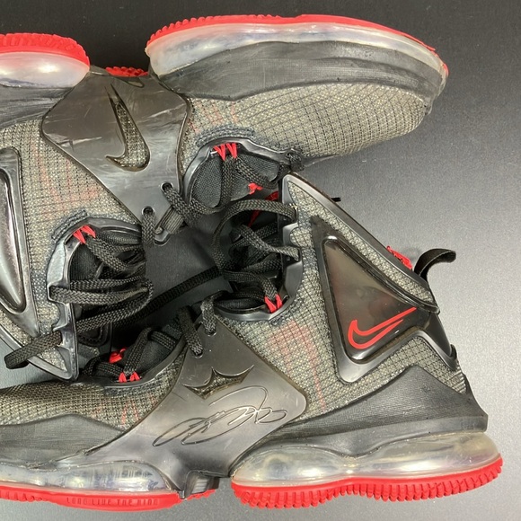 Nike LeBron XIX 19 Bred University Red Athletic Basketball Shoes Men’s size 8.5 - Picture 12 of 16